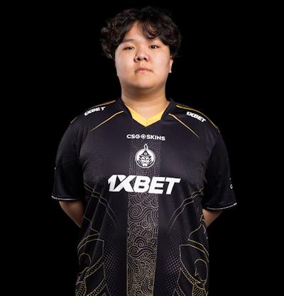 mzinho - Rifler - MongolZ CS2 Player